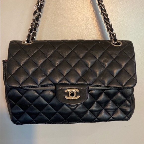 Chanel Black Quilted Shoulder Bag with Chain Strap medium - Picture 1 of 12
